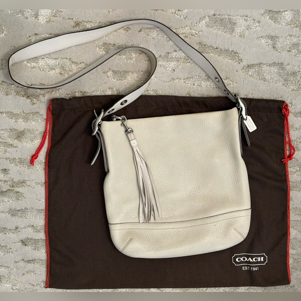 COACH Classic Crossbody Messenger Style Ivory Pebbled Leather bag